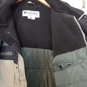 Columbia Coat Insulated Warm Winter Coat XLG Tall Olive Gray. Clean, Lightweight